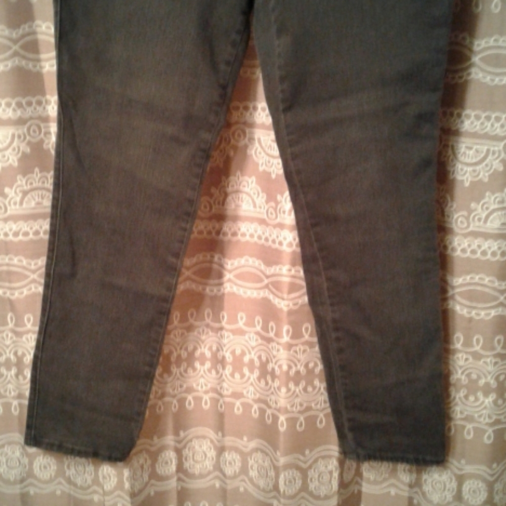 Jeans - Picture 2 of 4